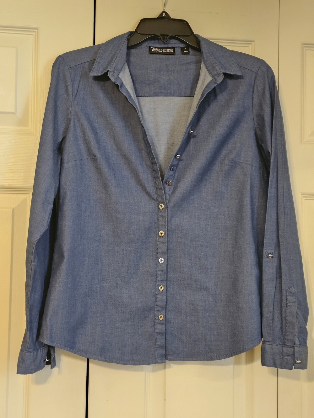 New York & Company Chambray Blue Women's Button-Down Shirt